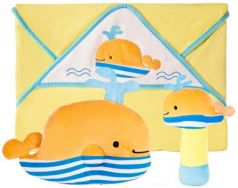 Подарочный набор "Веселый кит": полотенце, погремушка и подушка